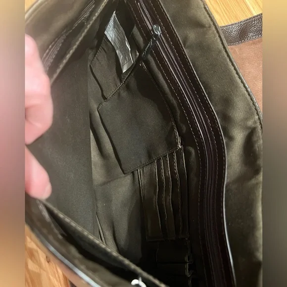 Kenneth Cole Brown Leather Heritage Messenger Bag - Picture 7 of 8